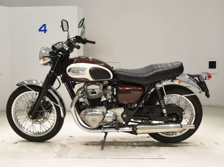 Мотоцикл Kawasaki W650 з пробігом 15627 km