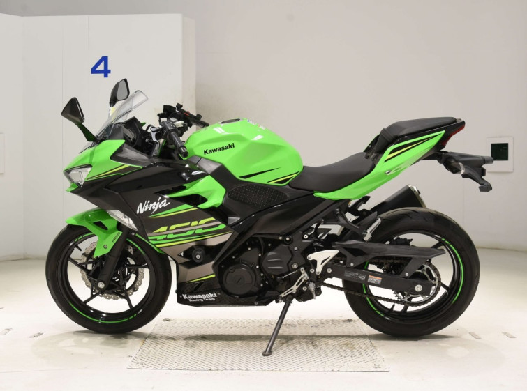 Мотоцикл Kawasaki NINJA400 з пробігом 17154 km