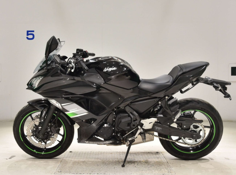 Мотоцикл Kawasaki NINJA650 с пробегом 32395 km