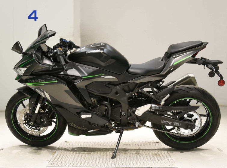 Мотоцикл Kawasaki ZX-4R SE с пробегом 10613 km