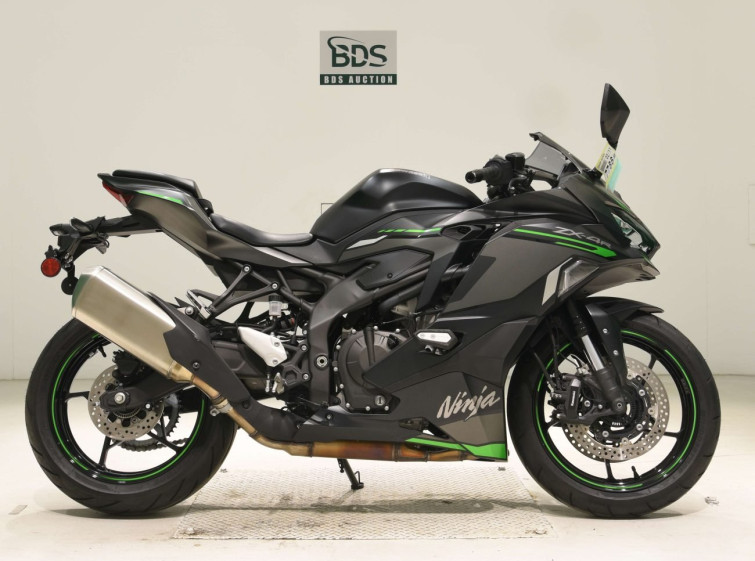 Мотоцикл Kawasaki ZX-4R SE с пробегом 10613 km