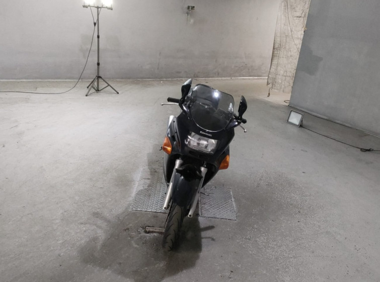 Мотоцикл Kawasaki ZZ-R250 з пробігом 12824 km