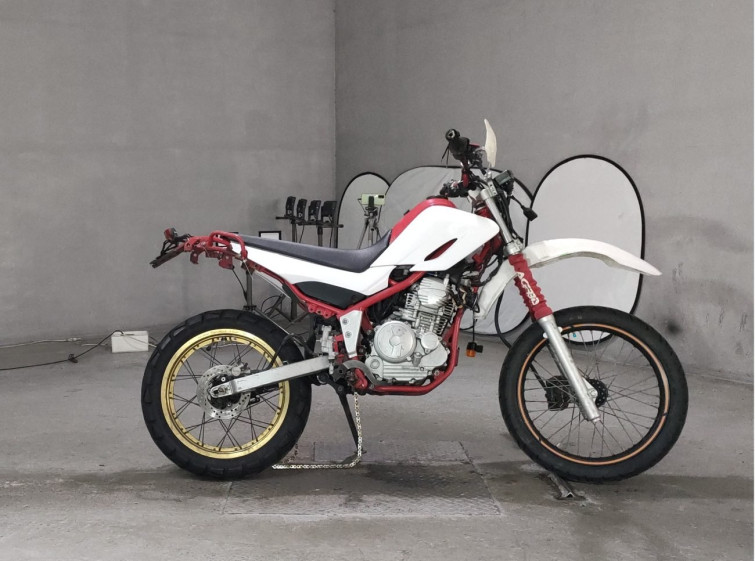Мотоцикл Yamaha SEROW XT250