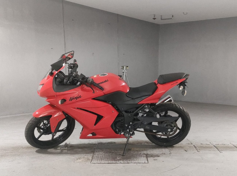 Мотоцикл Kawasaki NINJA250R с пробегом 12357 km