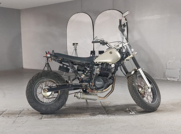 Мотоцикл Yamaha TW200 з пробігом 352 km