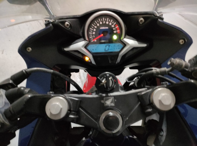 Мотоцикл Honda CBR250R з пробігом 15118 km