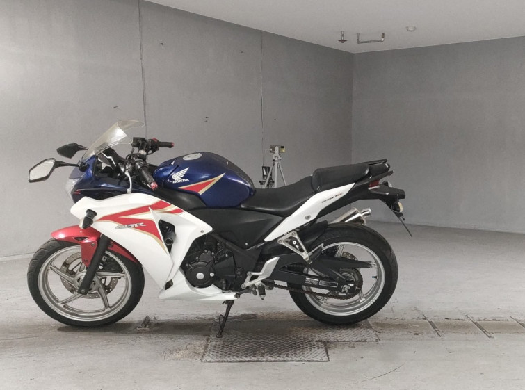 Мотоцикл Honda CBR250R з пробігом 15118 km