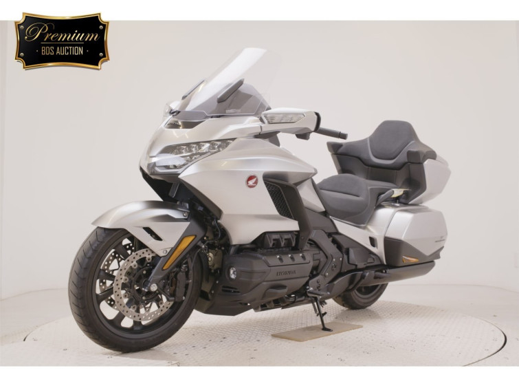 Мотоцикл Honda GL1800 с пробегом 327 km