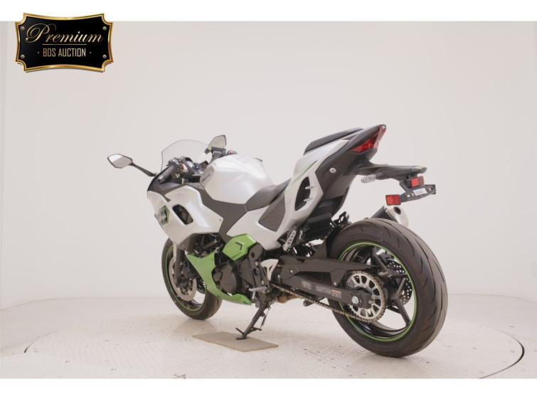 Мотоцикл Kawasaki Z7ﾊEVEﾘｯﾄﾞ с пробегом 296 km