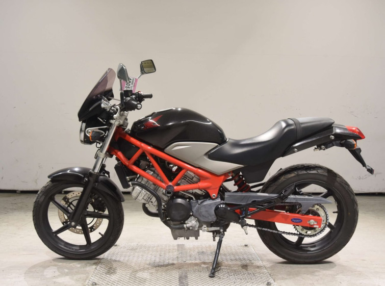 Мотоцикл Honda VTR250 з пробігом 16193 km