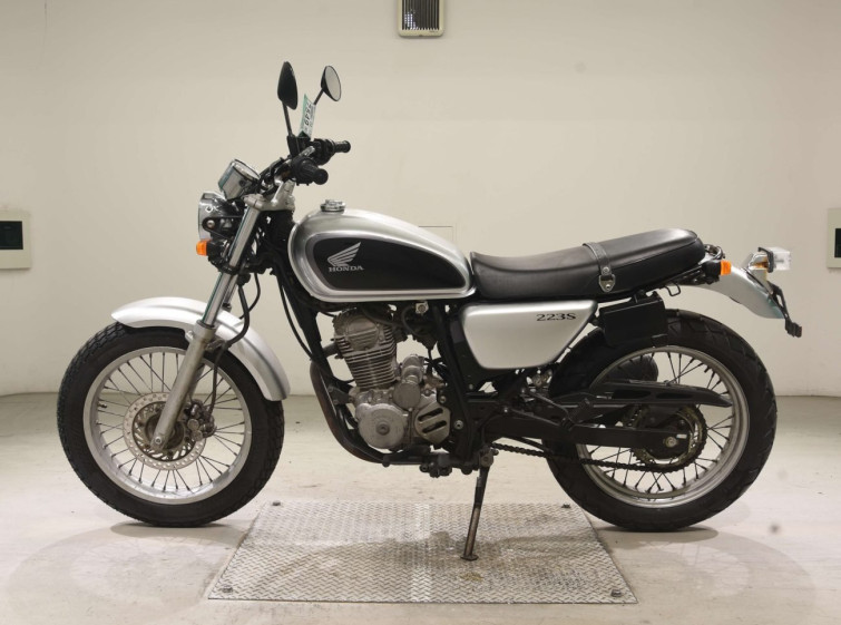 Мотоцикл Honda CB223S з пробігом 11240 km
