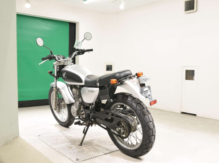 Мотоцикл Honda CB223S з пробігом 11240 km