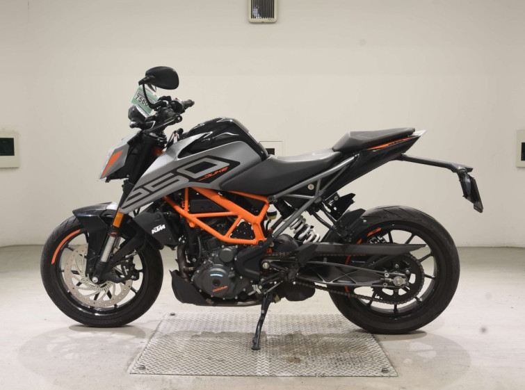 Мотоцикл KTM 250 DUKE з пробігом 2762 km