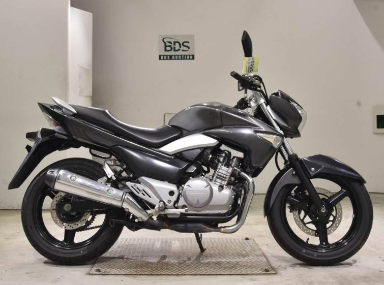 Мотоцикл Suzuki GSR250 з пробігом 15280 km