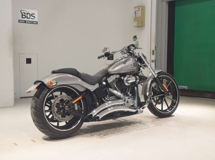 Мотоцикл HD BREAKOUT FXSB1690