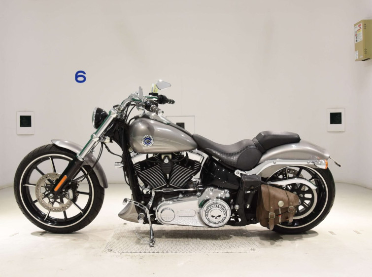 Мотоцикл HD BREAKOUT FXSB1690