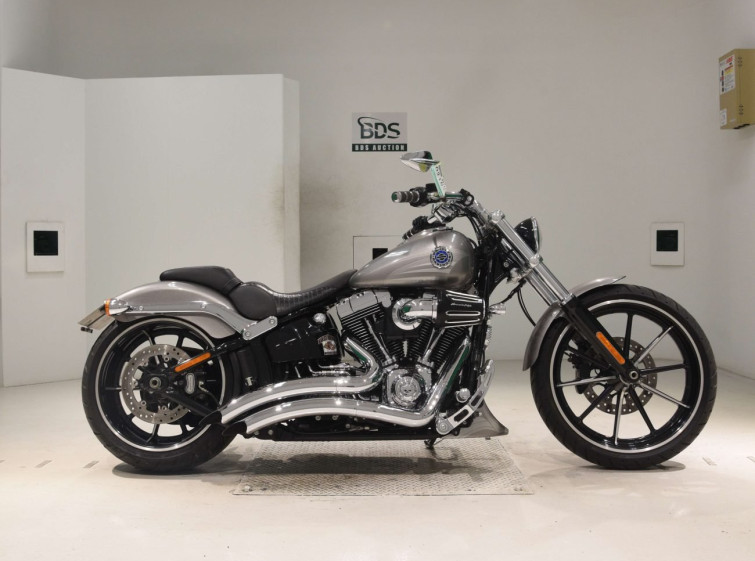 Мотоцикл HD BREAKOUT FXSB1690