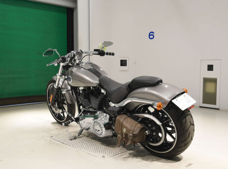 Мотоцикл HD BREAKOUT FXSB1690