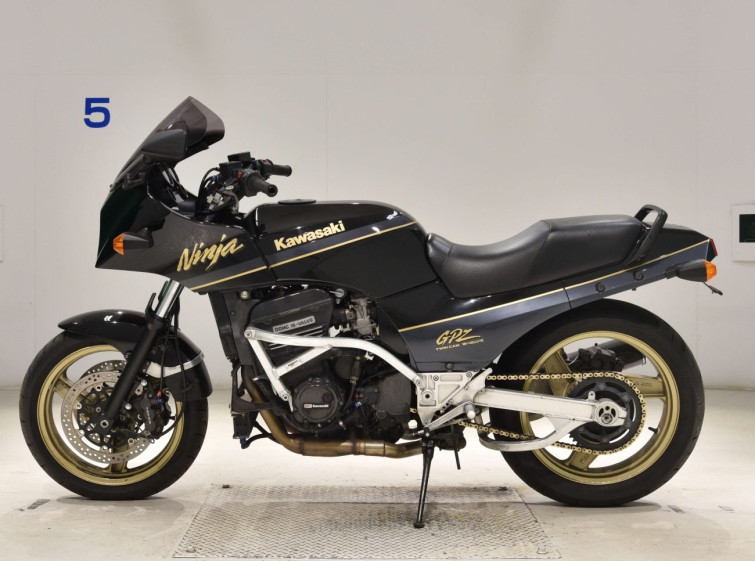 Мотоцикл Kawasaki GPZ900R с пробегом 44116 km