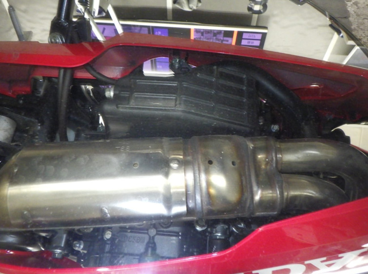 Мотоцикл Honda CBR400R-3 з пробігом 1548 km