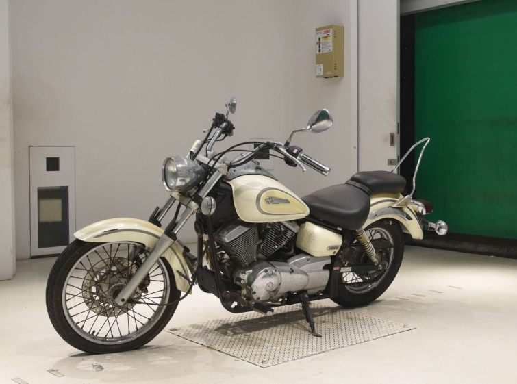 Мотоцикл Yamaha DRAGSTAR XVS250