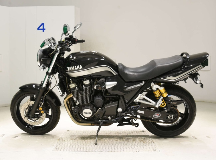 Мотоцикл Yamaha XJR1300 з пробігом 13388 km