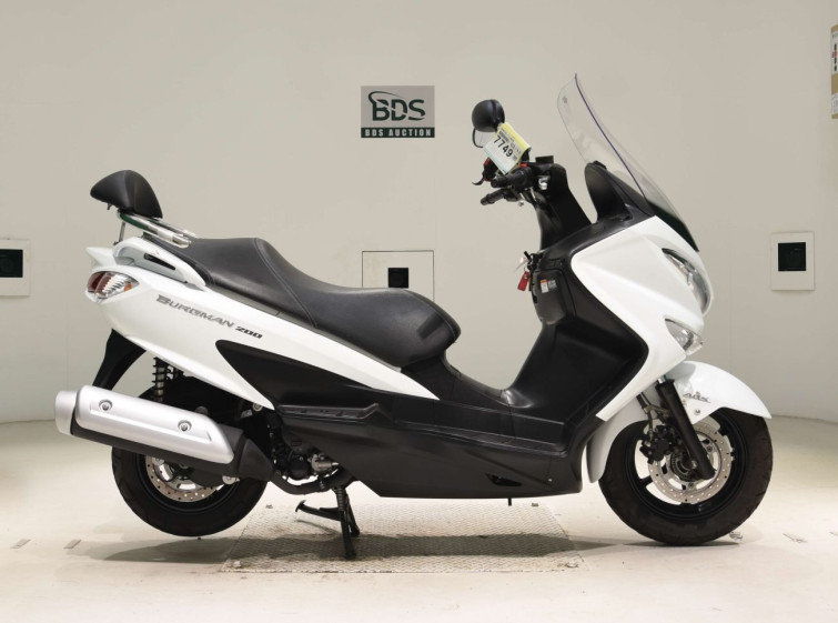 Мотоцикл Suzuki BURGMAN200