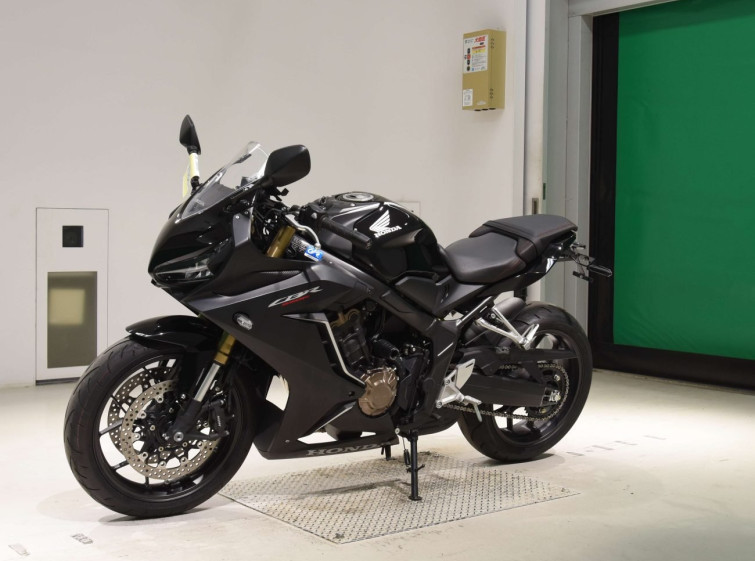 Мотоцикл Honda CBR650R з пробігом 2656 km