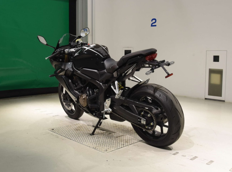 Мотоцикл Honda CBR650R з пробігом 2656 km