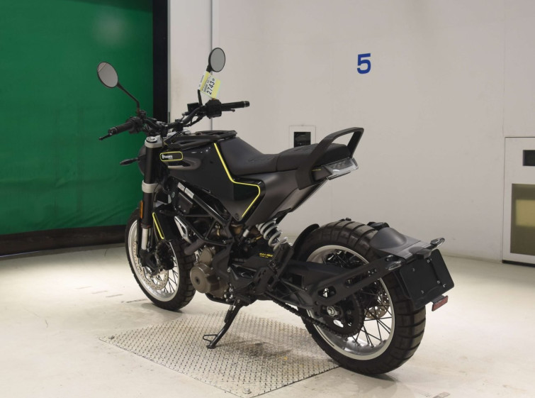 Мотоцикл Husqvarna SVARTPILEN 401 з пробігом 6776 km