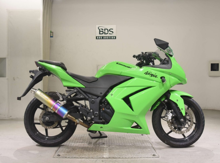 Мотоцикл Kawasaki NINJA250R с пробегом 15756 km