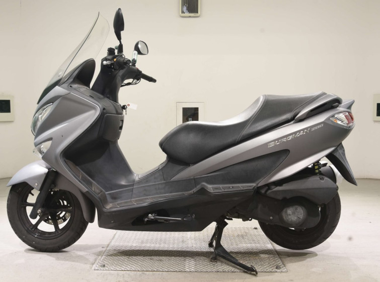 Мотоцикл Suzuki BURGMAN200 з пробігом 33739 km
