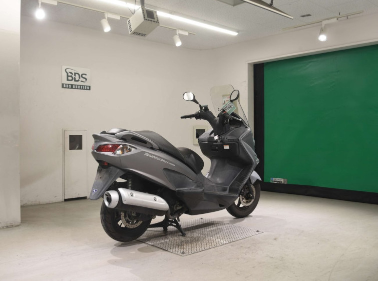 Мотоцикл Suzuki BURGMAN200 з пробігом 33739 km