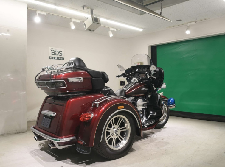 Мотоцикл HD ELECTRA GLIDE FLHTCU1690 TRIKE з пробігом 3413 km