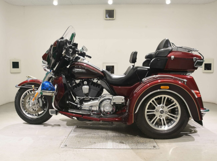 Мотоцикл HD ELECTRA GLIDE FLHTCU1690 TRIKE з пробігом 3413 km
