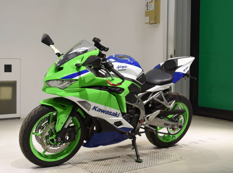 Мотоцикл Kawasaki ZX-4RR з пробігом 2751 km