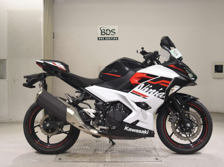 Мотоцикл Kawasaki NINJA400 з пробігом 24714 km