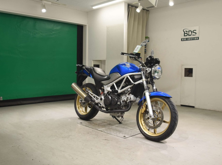 Мотоцикл Honda VTR250 с пробегом 25379 km