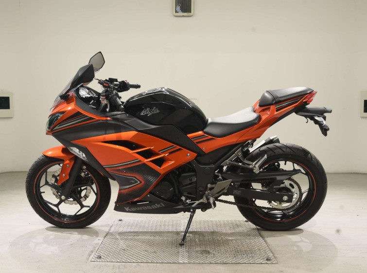 Мотоцикл Kawasaki NINJA250 с пробегом 4584 km