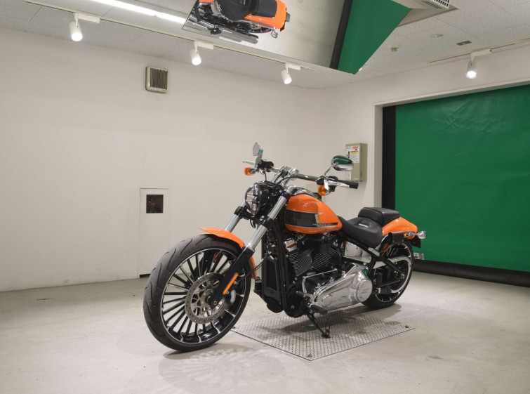 Мотоцикл HD FXBR1920 с пробегом 214 km