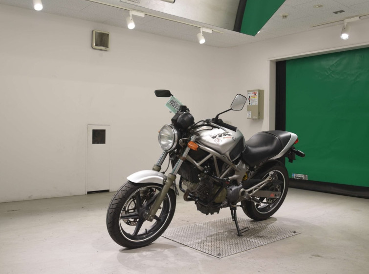 Мотоцикл Honda VTR250 з пробігом 81995 km