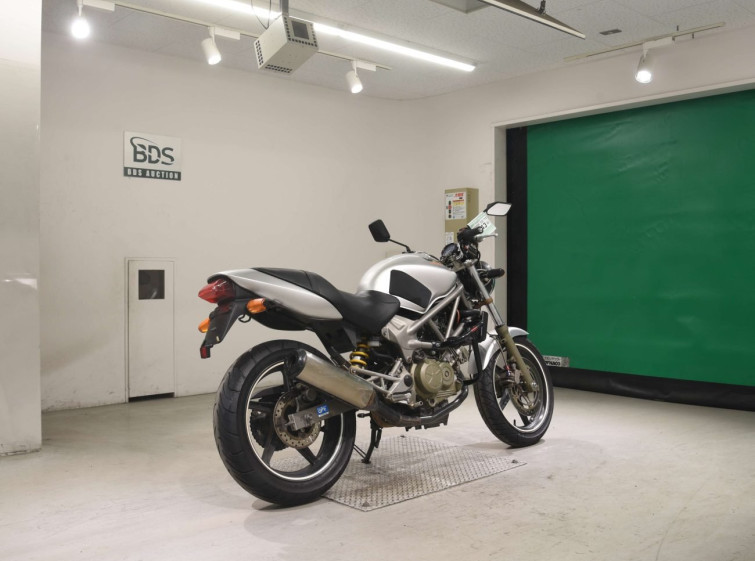 Мотоцикл Honda VTR250 з пробігом 81995 km