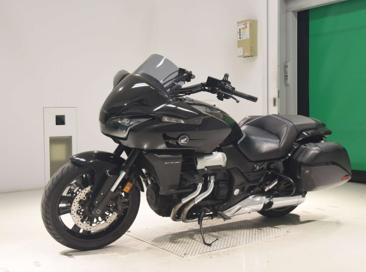 Мотоцикл Honda CTX1300 з пробігом 35914 km