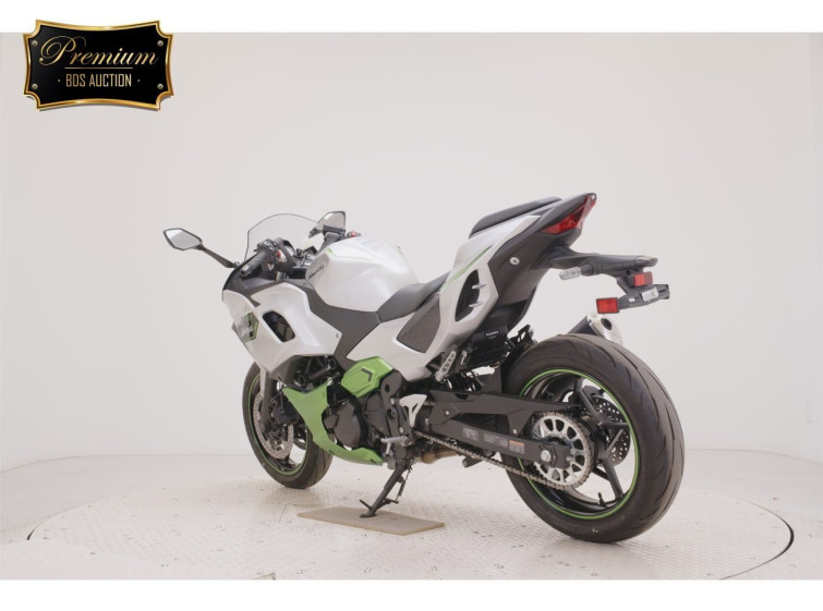 Мотоцикл Kawasaki Z7ﾊEVEﾘｯﾄﾞ з пробігом 182 km