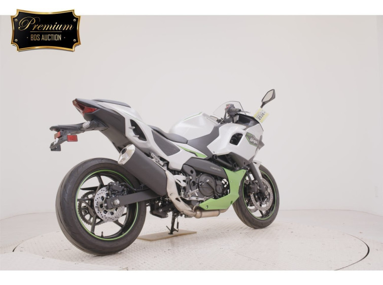 Мотоцикл Kawasaki Z7ﾊEVEﾘｯﾄﾞ з пробігом 182 km