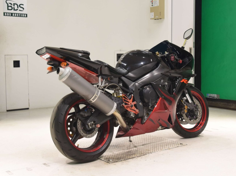 Мотоцикл Yamaha YZF-R1 з пробігом 28760 km