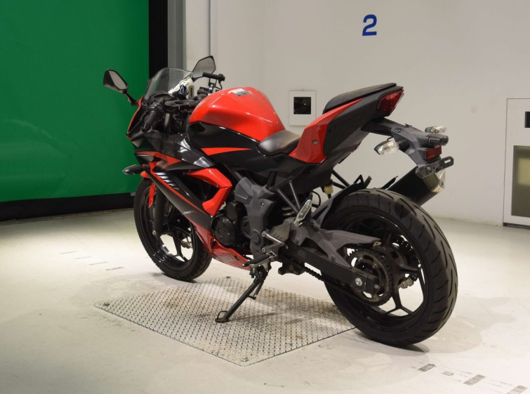 Мотоцикл Kawasaki NINJA250 с пробегом 14930 km