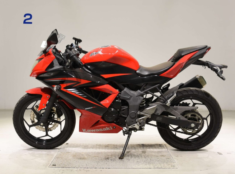 Мотоцикл Kawasaki NINJA250 с пробегом 14930 km