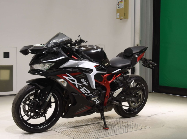 Мотоцикл Kawasaki NINJA ZX-25R KRT с пробегом 9367 km