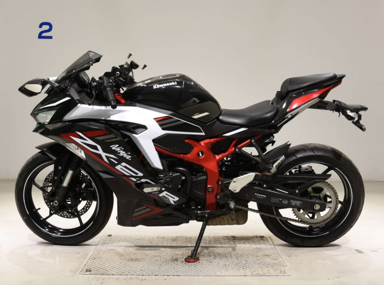 Мотоцикл Kawasaki NINJA ZX-25R KRT с пробегом 9367 km